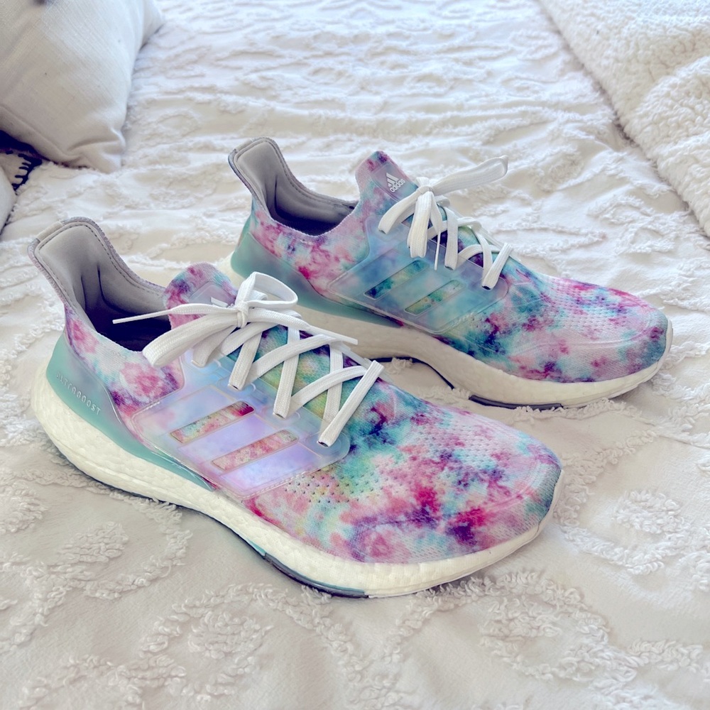 Adidas Ultraboost 21 women’s tie dye